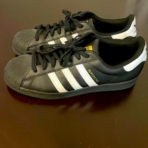 Mens 9.5 Adidas Super Star Sneakers